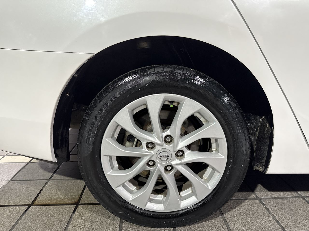 2017 Nissan SENTRA ADVANCE MT