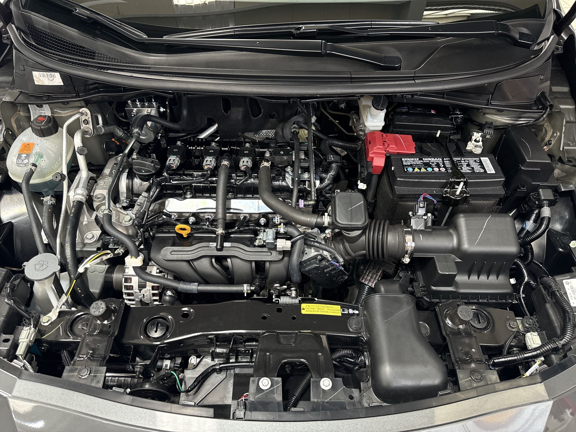 2025 Nissan VERSA ADVANCE CVT 25