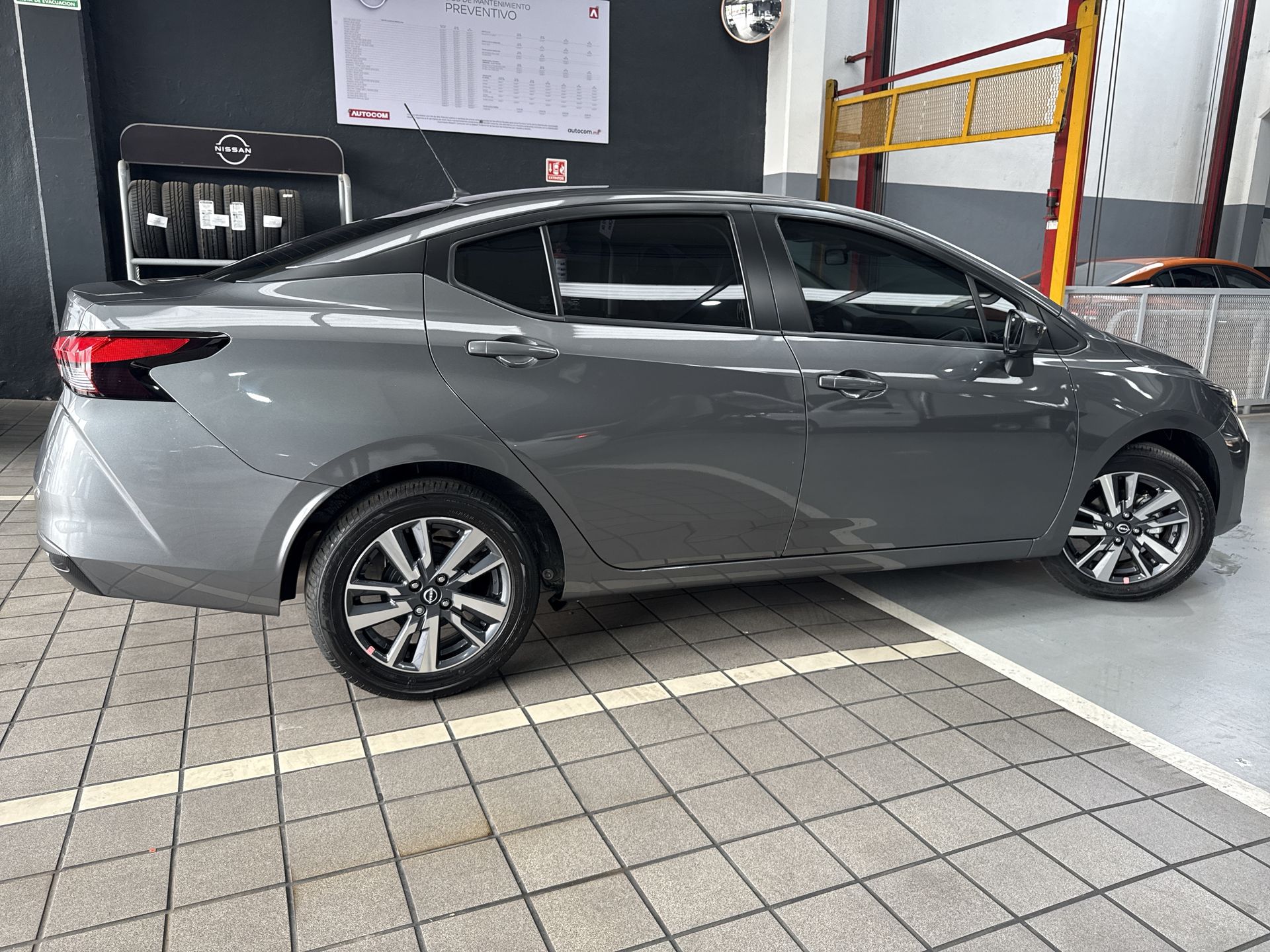 2025 Nissan VERSA ADVANCE CVT 25