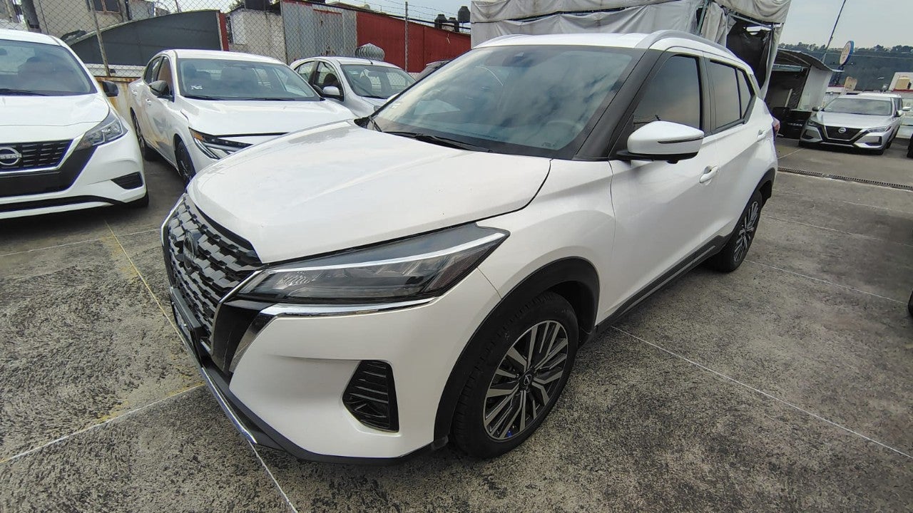 2024 Nissan KICKS KICKS PLATINUM CVT NEGRO