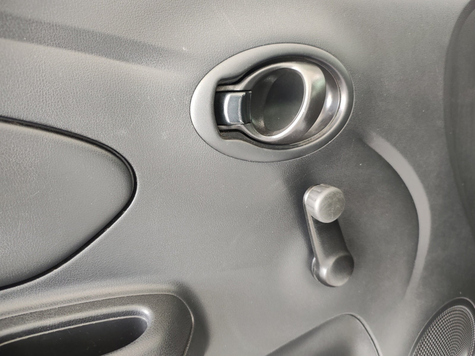 2019 Nissan VERSA MT AC 1.6L