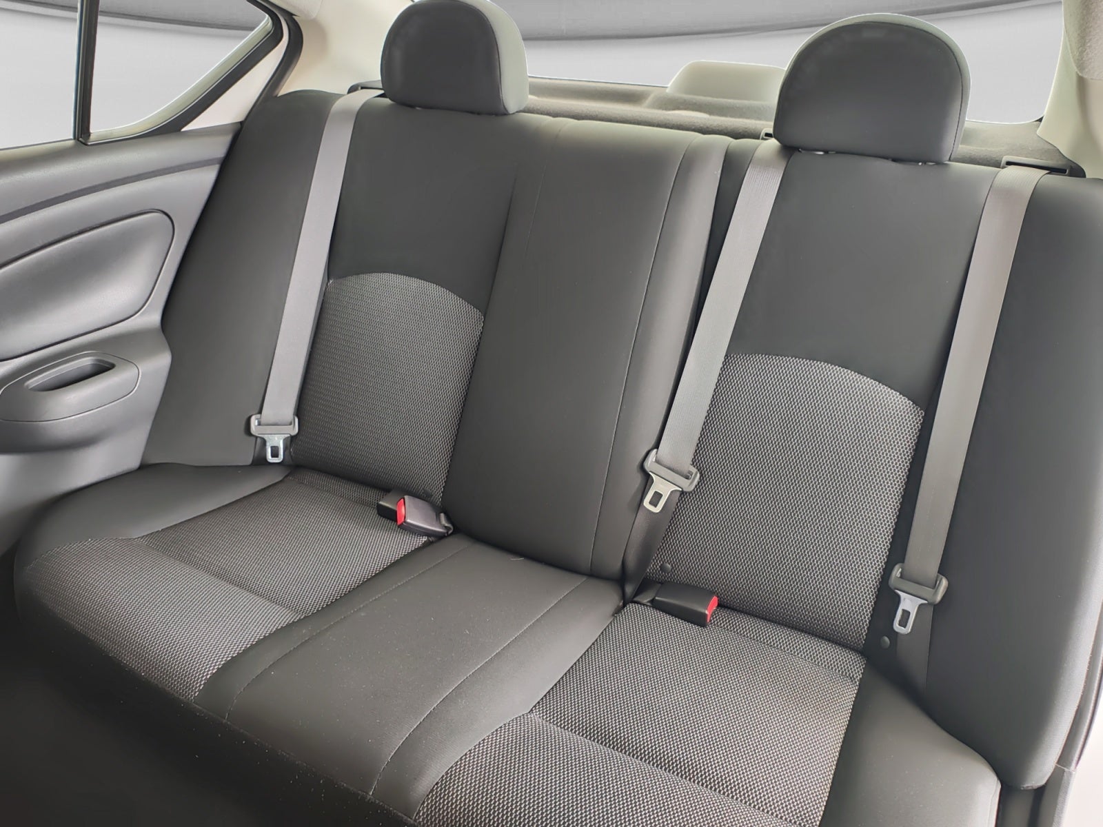 2019 Nissan VERSA MT AC 1.6L