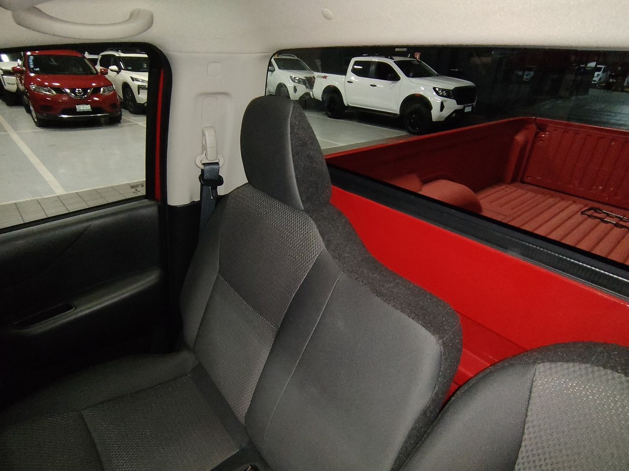 2020 Nissan NP300 PICK UP TM DH AC PAQ. SEG. 6 VEL