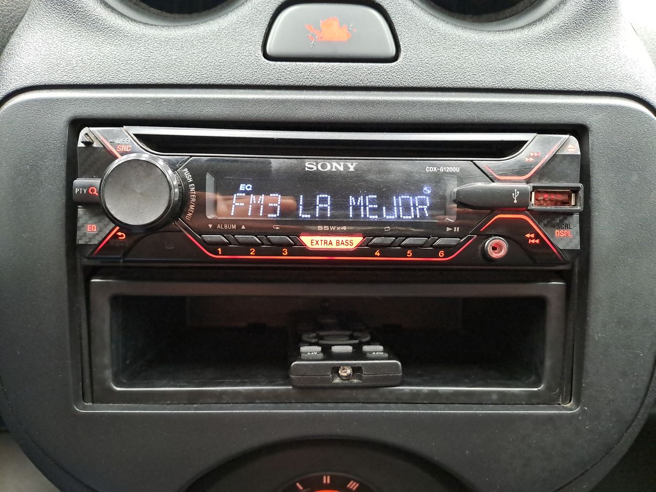 2020 Nissan VERSA MT AC 1.6L