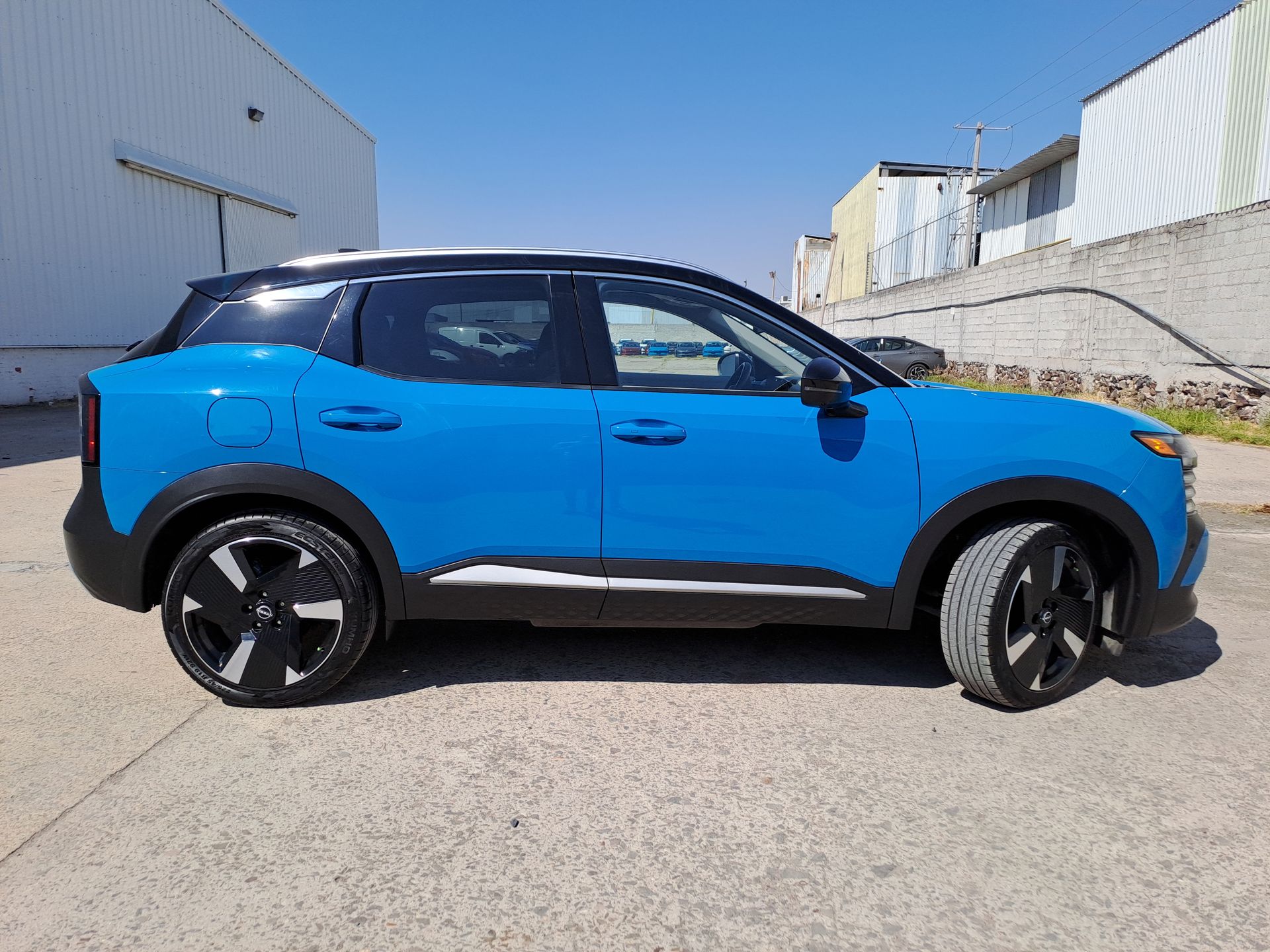 2025 Nissan KICKS PLATINUM CVT 25