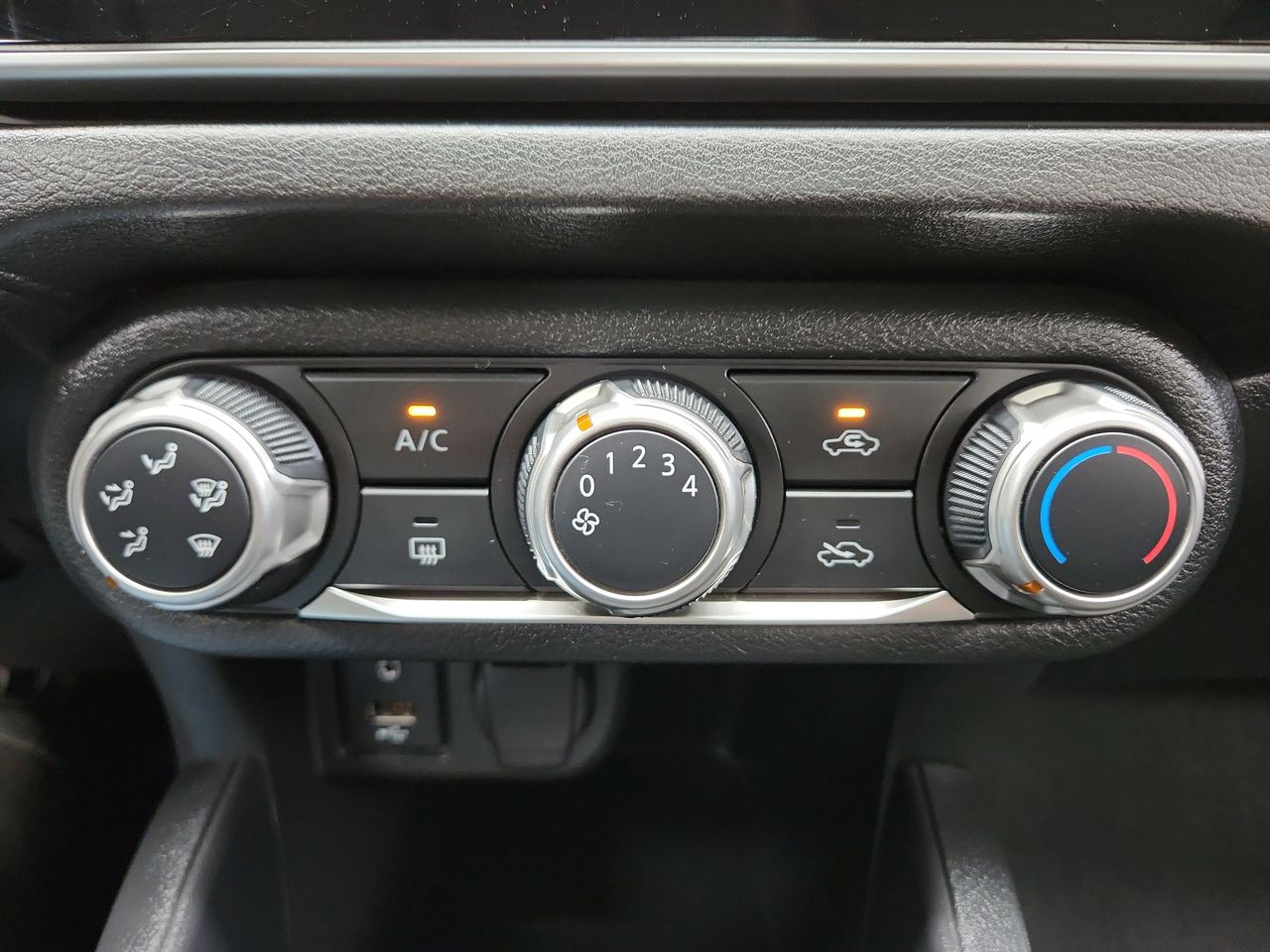 2021 Nissan VERSA SENSE MT 21