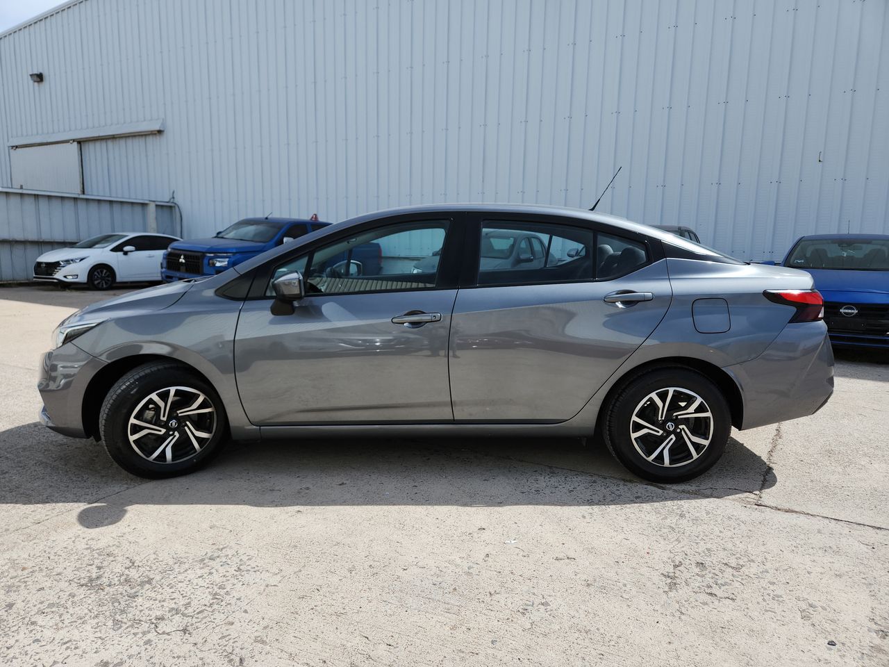 2021 Nissan VERSA SENSE MT 21