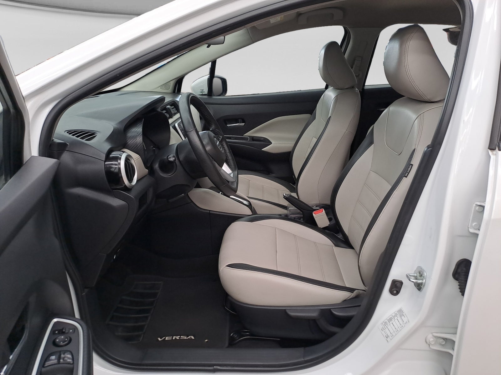 2021 Nissan VERSA EXCLUSIVE CVT 21