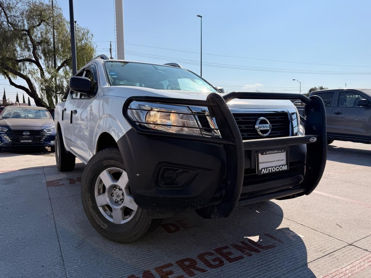 2020 Nissan FRONTIER DOBLE CABINA SE TM AC PAQ SEG 6VEL