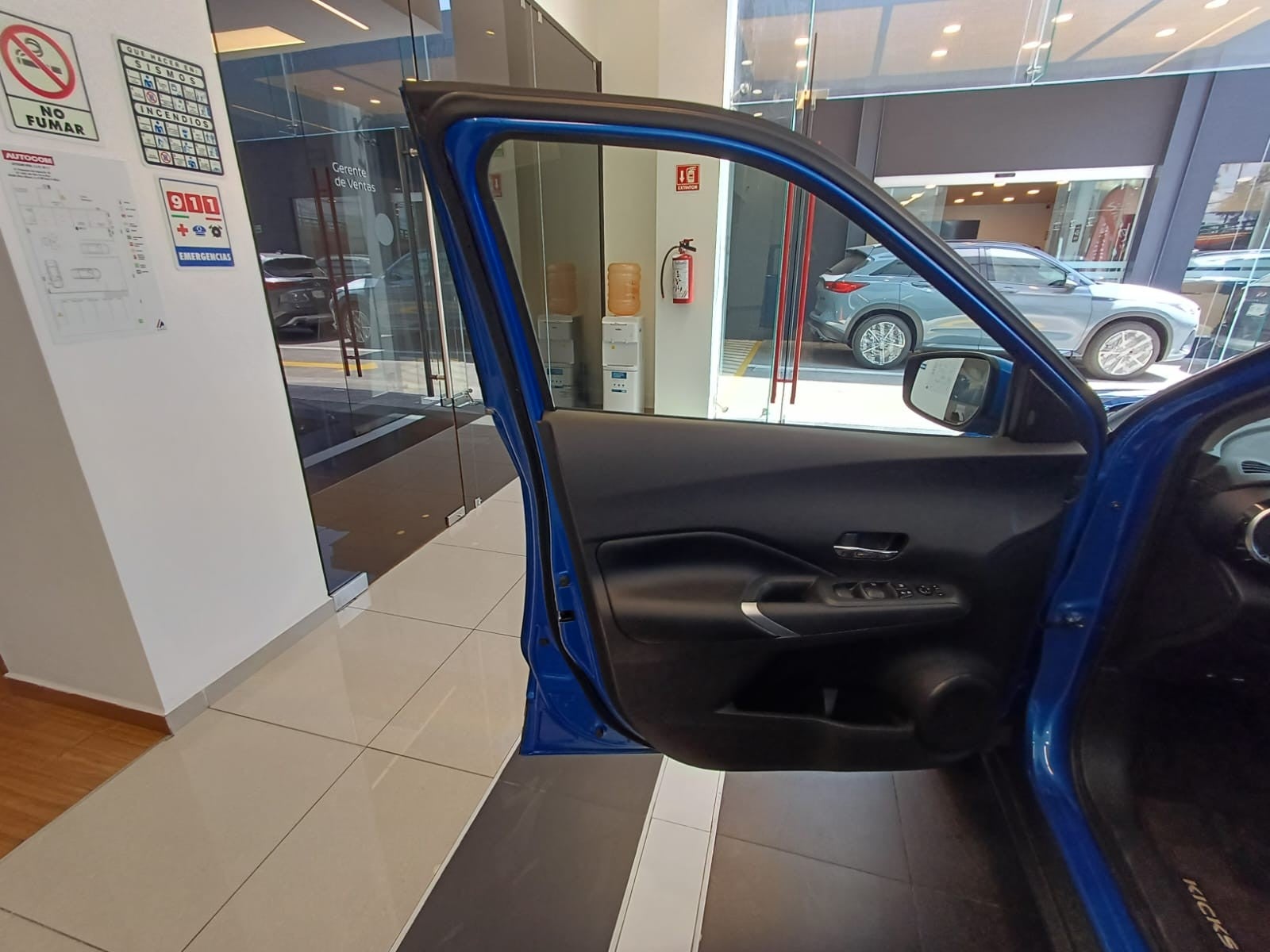 2023 Nissan KICKS PLATINUM 1.6 LTS CVT 23