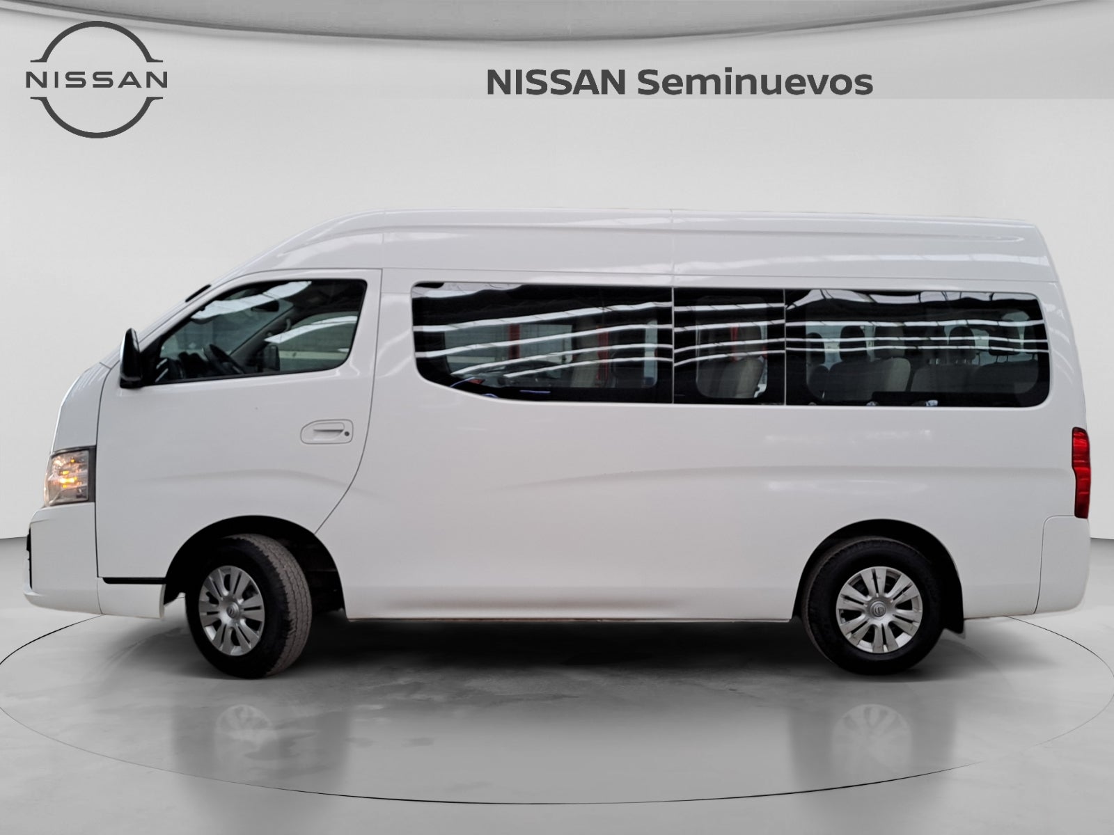 2024 Nissan NV350 URVAN 14 PASAJEROS AMPLIA AA 24