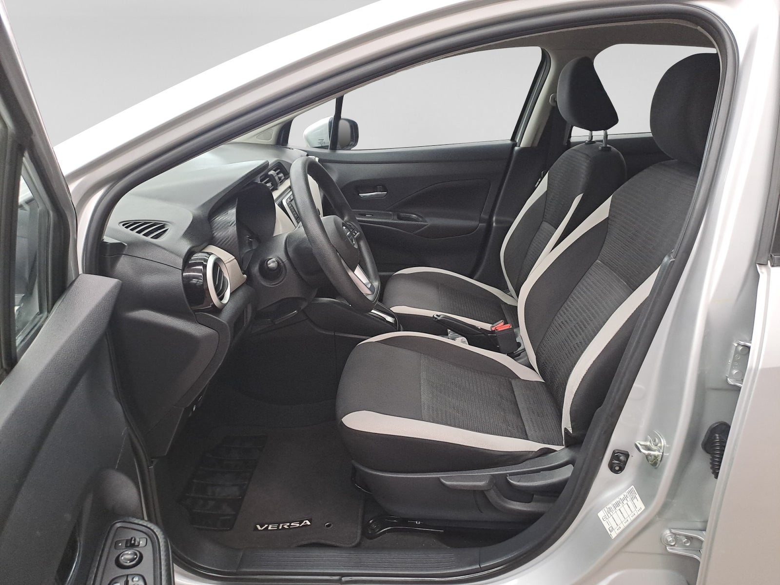 2021 Nissan VERSA ADVANCE CVT 21