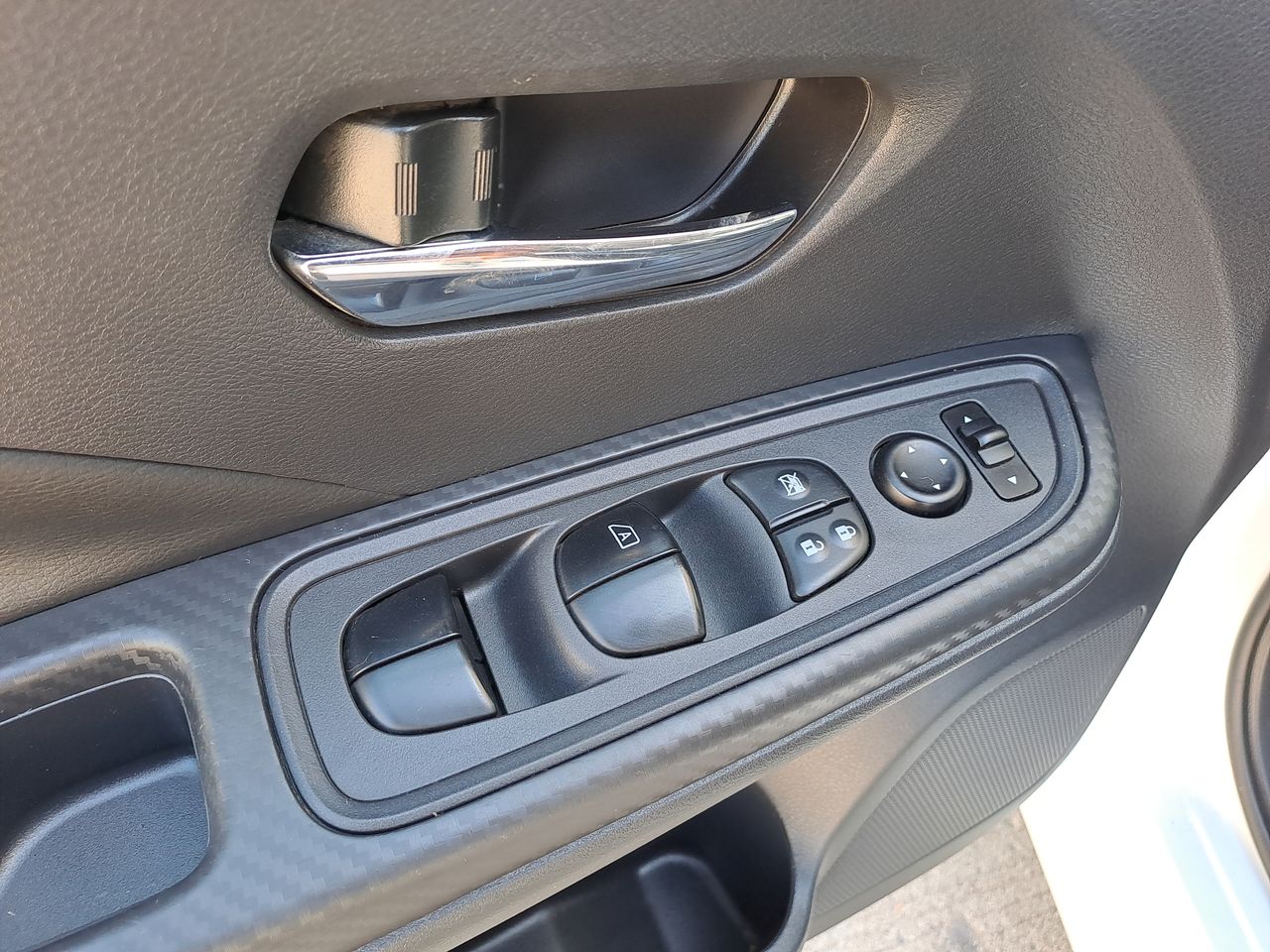 2020 Nissan VERSA ADVANCE CVT