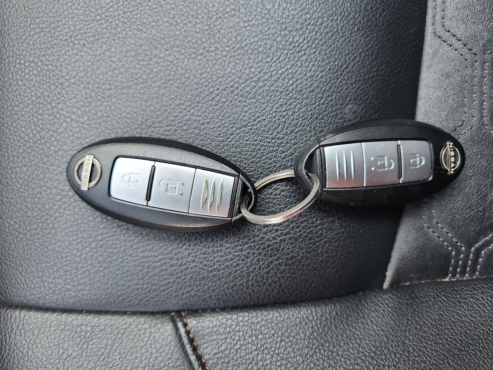 2023 Nissan FRONTIER PLATINUM LE TA 23