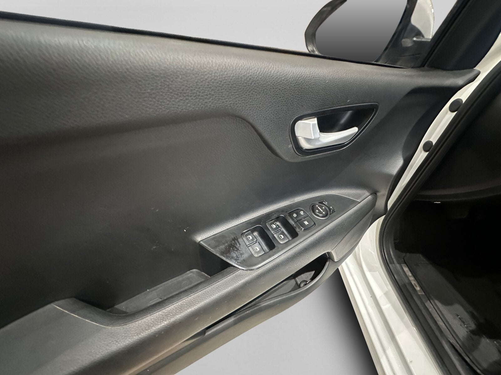 2018 Kia RIO LX 1.6 AT