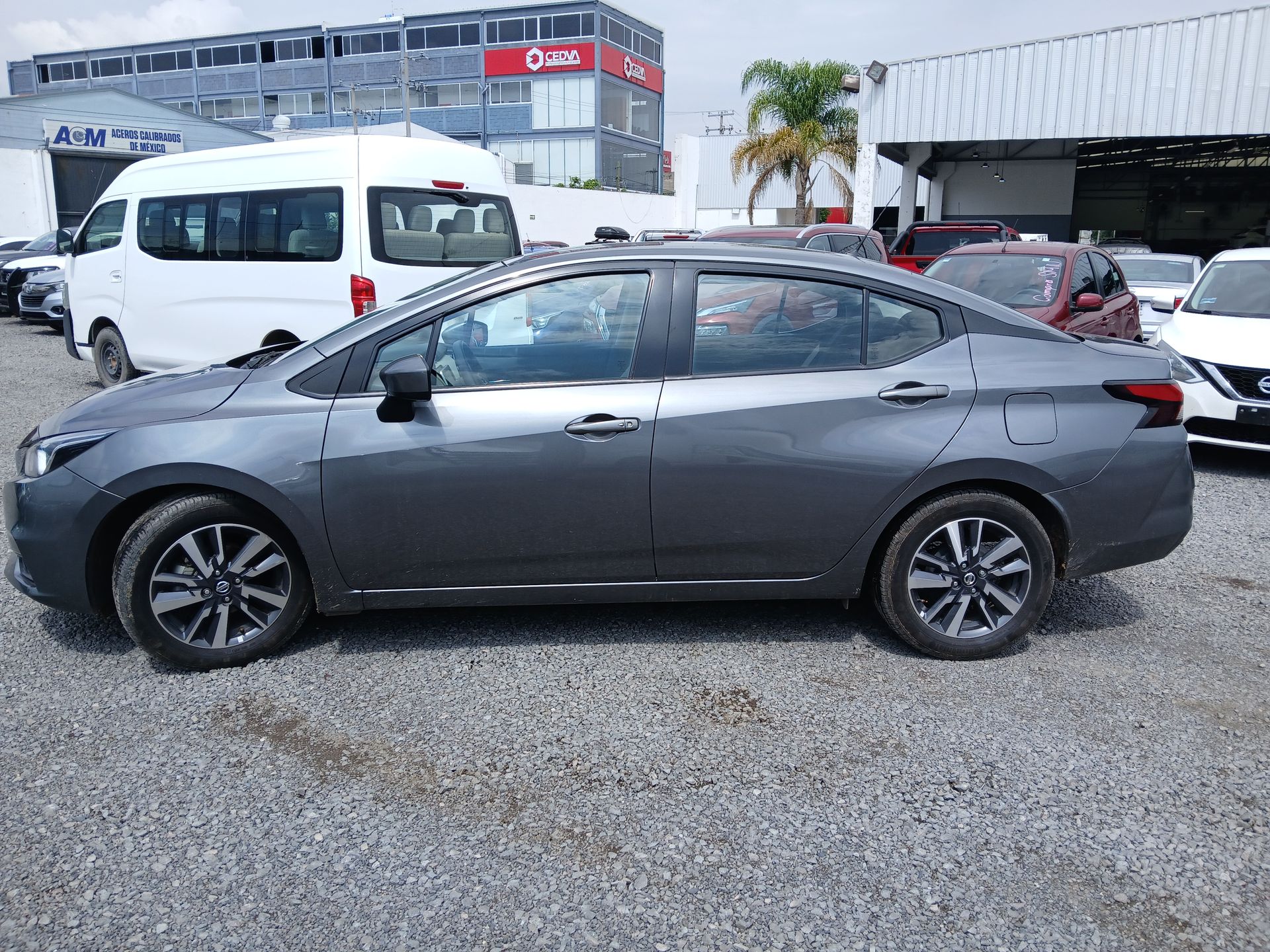 2022 Nissan VERSA ADVANCE CVT 22