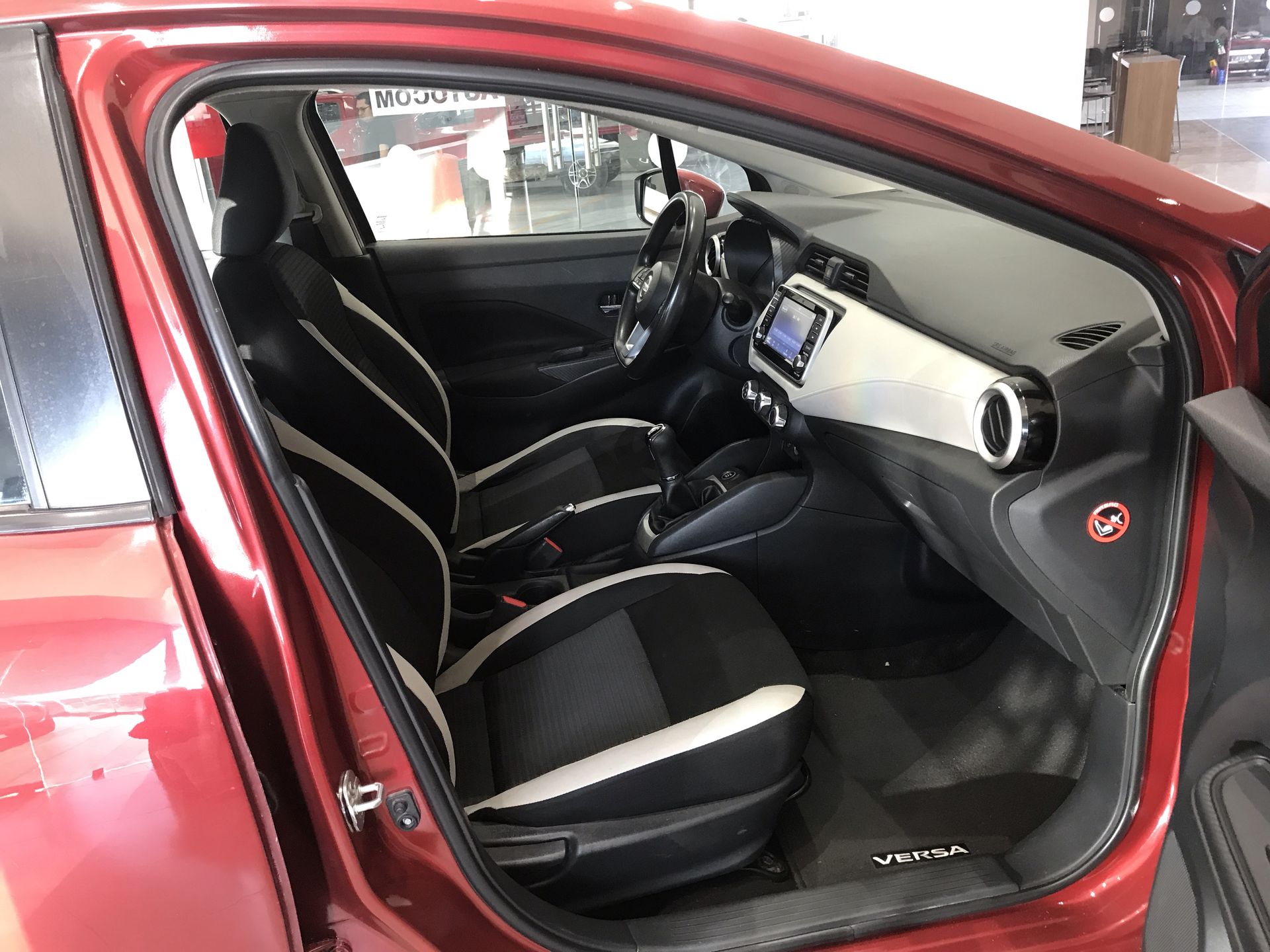 2022 Nissan VERSA ADVANCE MT 22