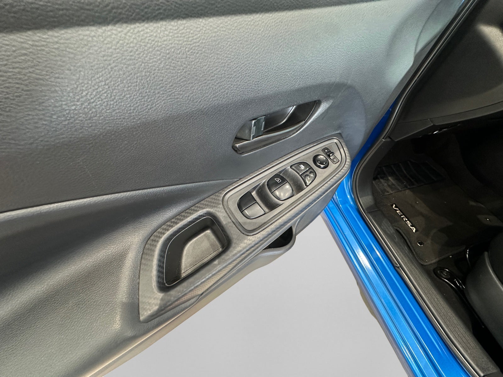 2023 Nissan VERSA SENSE CVT 23