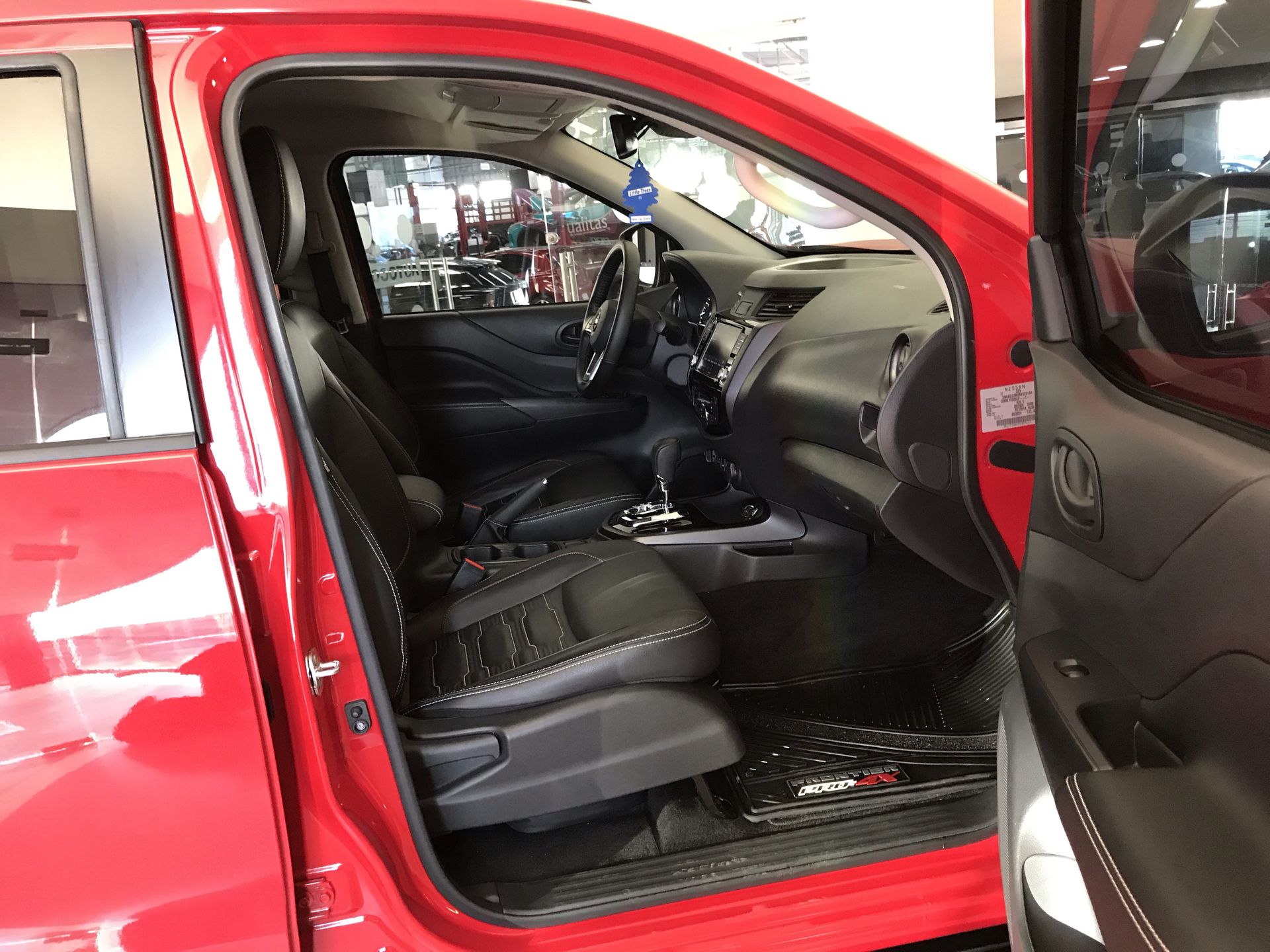 2024 Nissan FRONTIER FRONTIER PRO-4X 4X4 TA 24