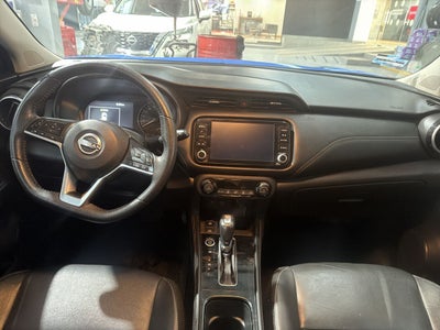 2023 Nissan KICKS KICKS PLATINUM CVT NEGRO BI-TONO