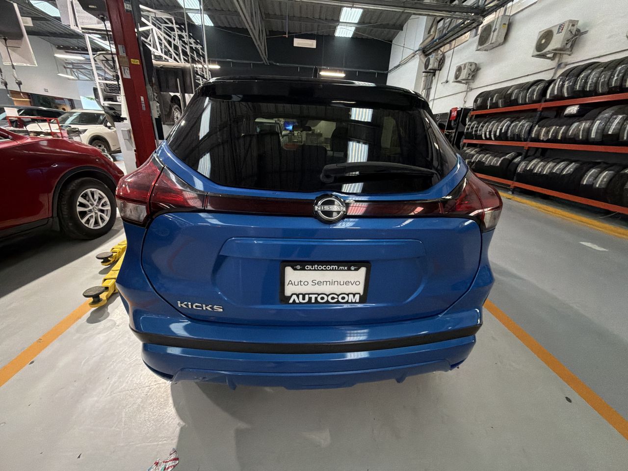 2023 Nissan KICKS KICKS PLATINUM CVT NEGRO BI-TONO