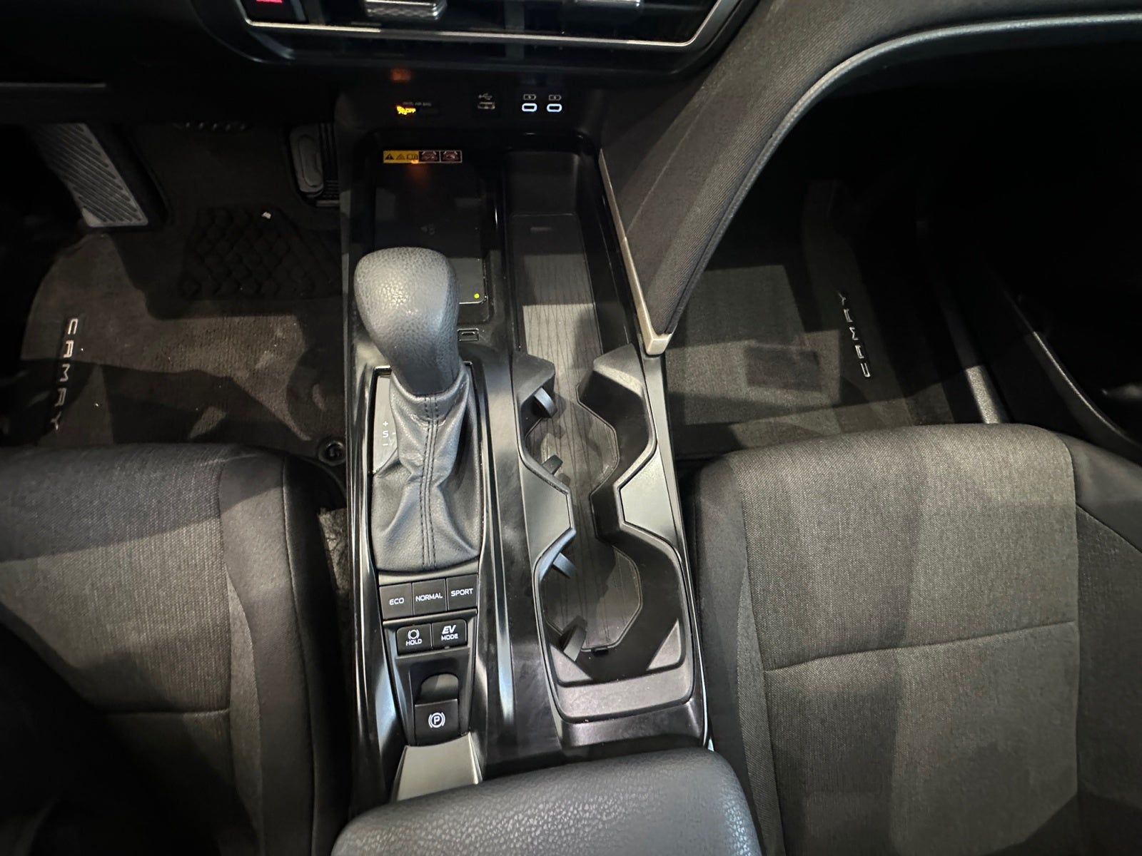2025 Toyota CAMRY LE HEV