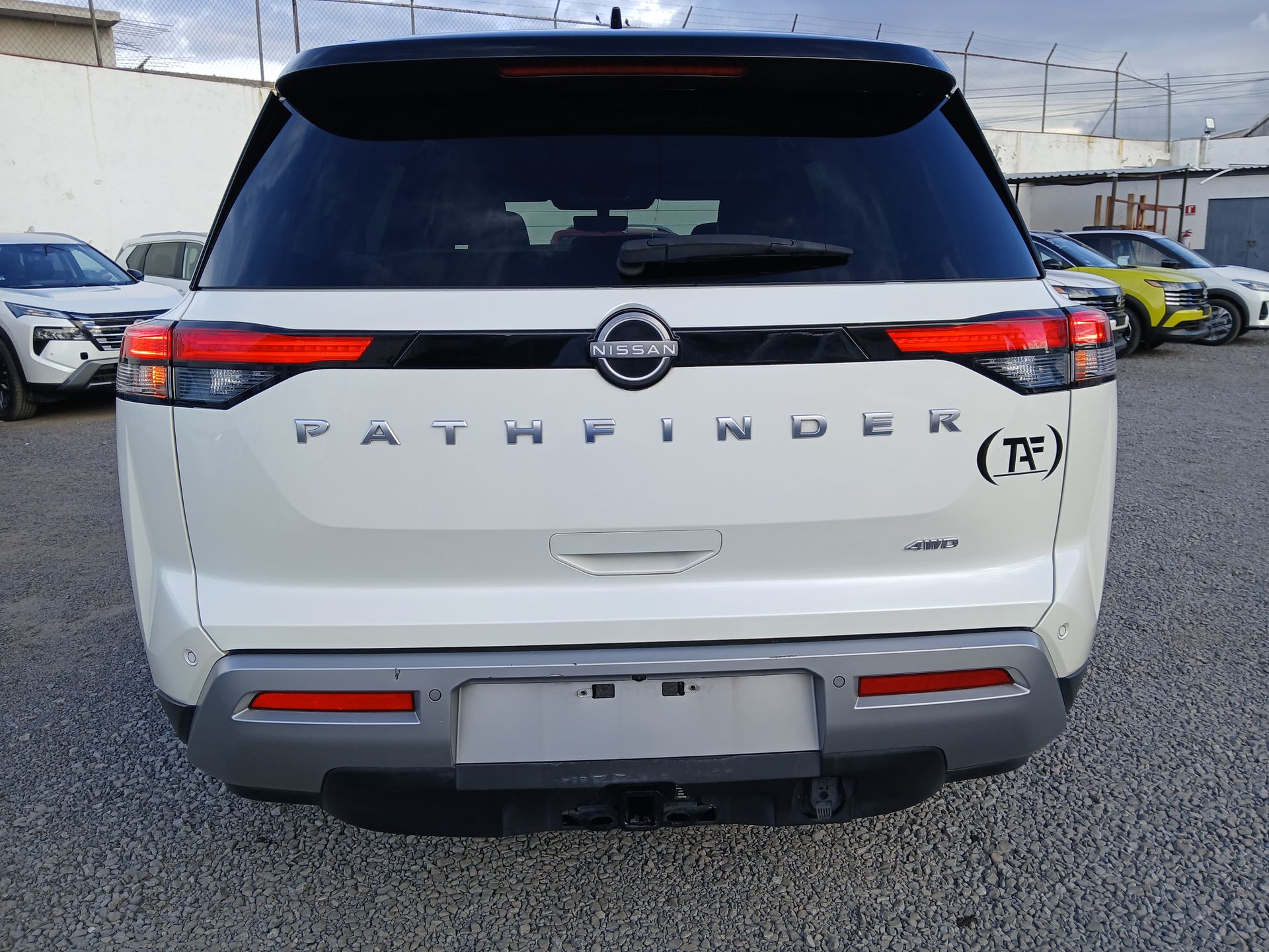 2024 Nissan PATHFINDER PLATINUM 4WD 24