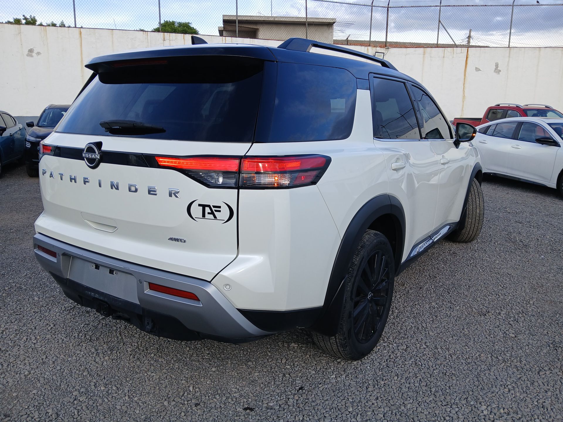 2024 Nissan PATHFINDER PLATINUM 4WD 24