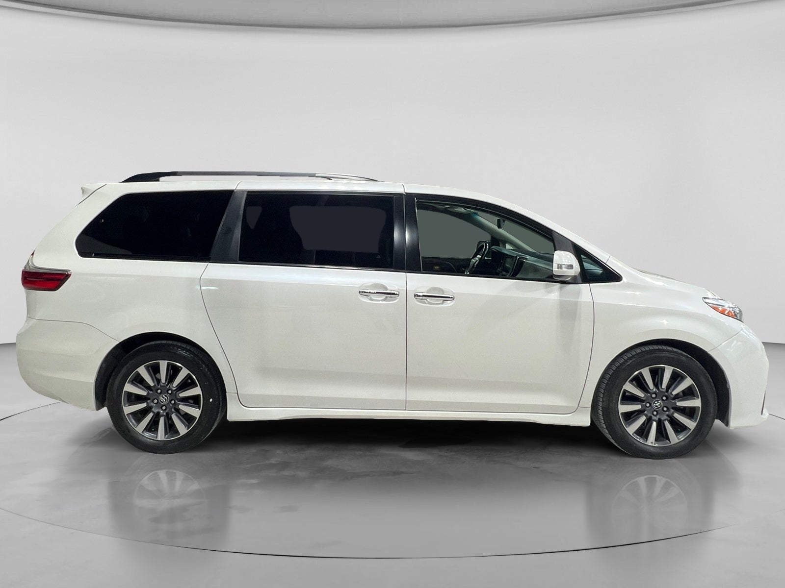 2019 Toyota SIENNA LIMITED