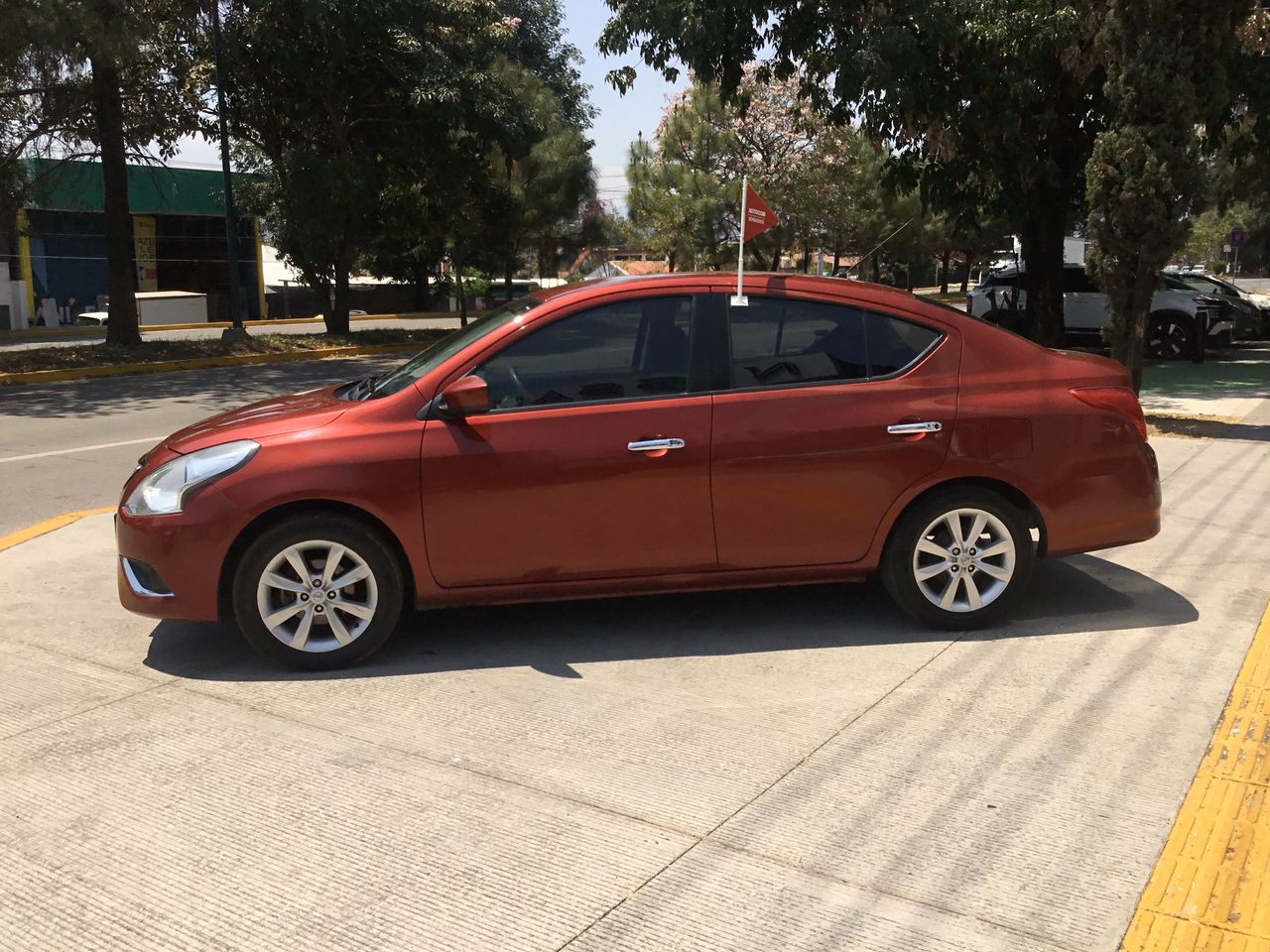 2017 Nissan VERSA ADVANCE MT 21