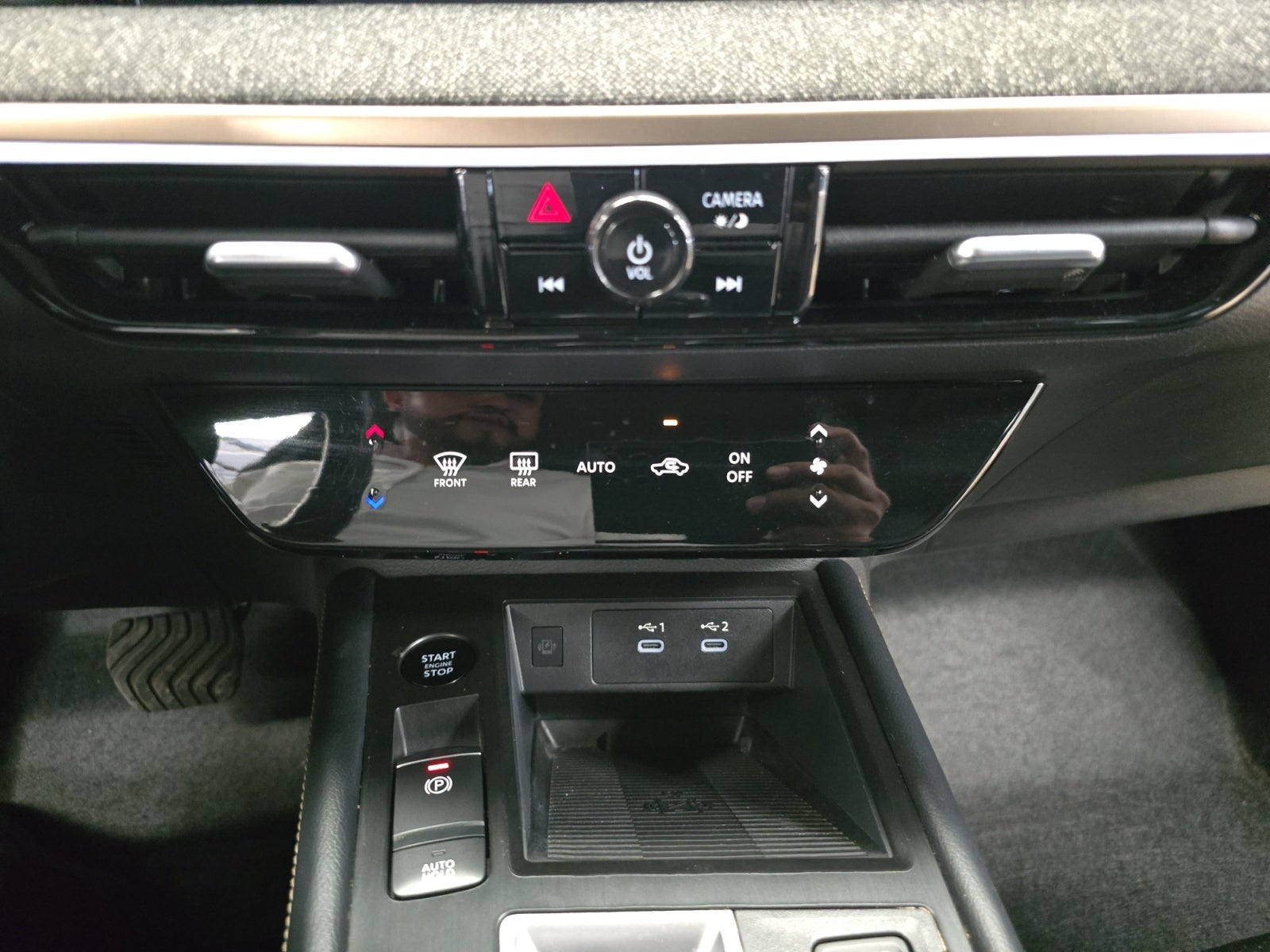 2025 Nissan KICKS PLATINUM CVT 25