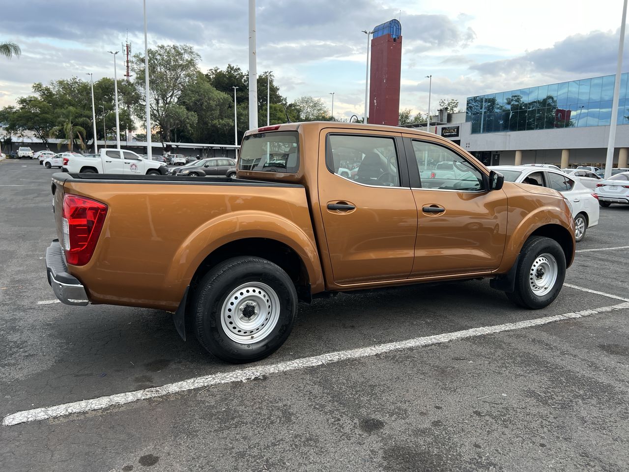 2020 Nissan NP300 FRONTIER XE T/M AC PAQ. SEG.6 VEL