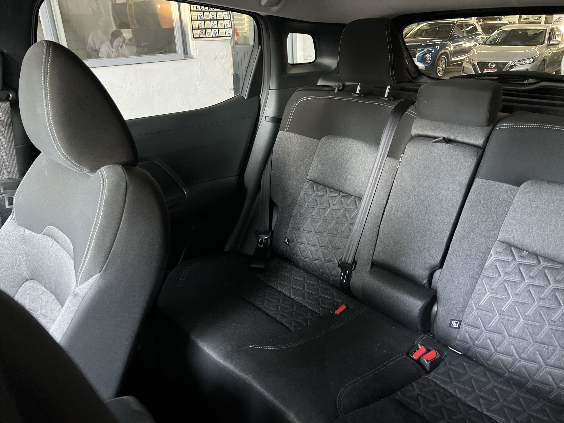 2025 Nissan KICKS ADVANCE CVT