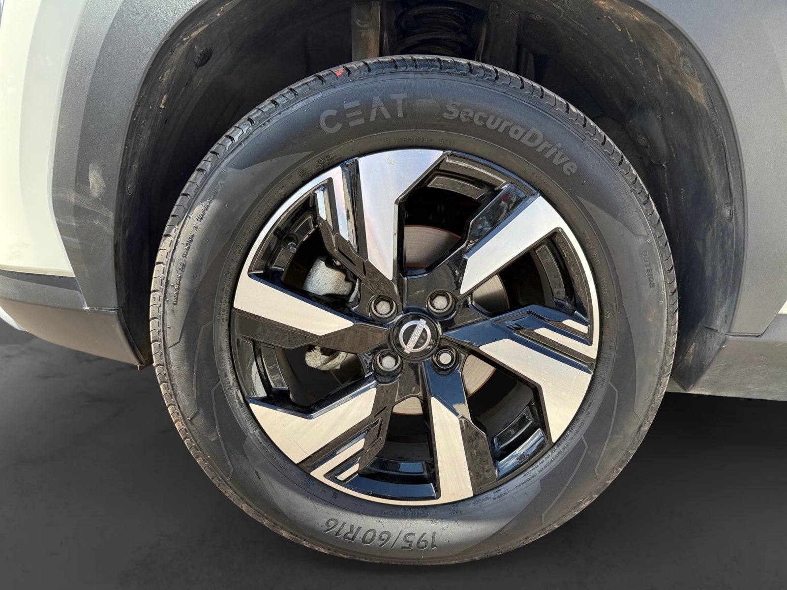 2026 Nissan MAGNITE EXCLUSIVE 1.0 LTS CVT 26