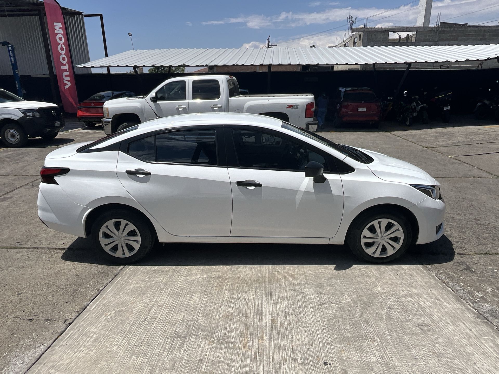2023 Nissan VERSA SENSE MT 23
