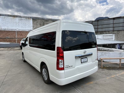 2023 Toyota HIACE 12 PASAJEROS