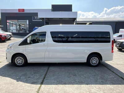 2023 Toyota HIACE 12 PASAJEROS