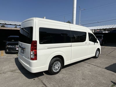 2023 Toyota HIACE 12 PASAJEROS