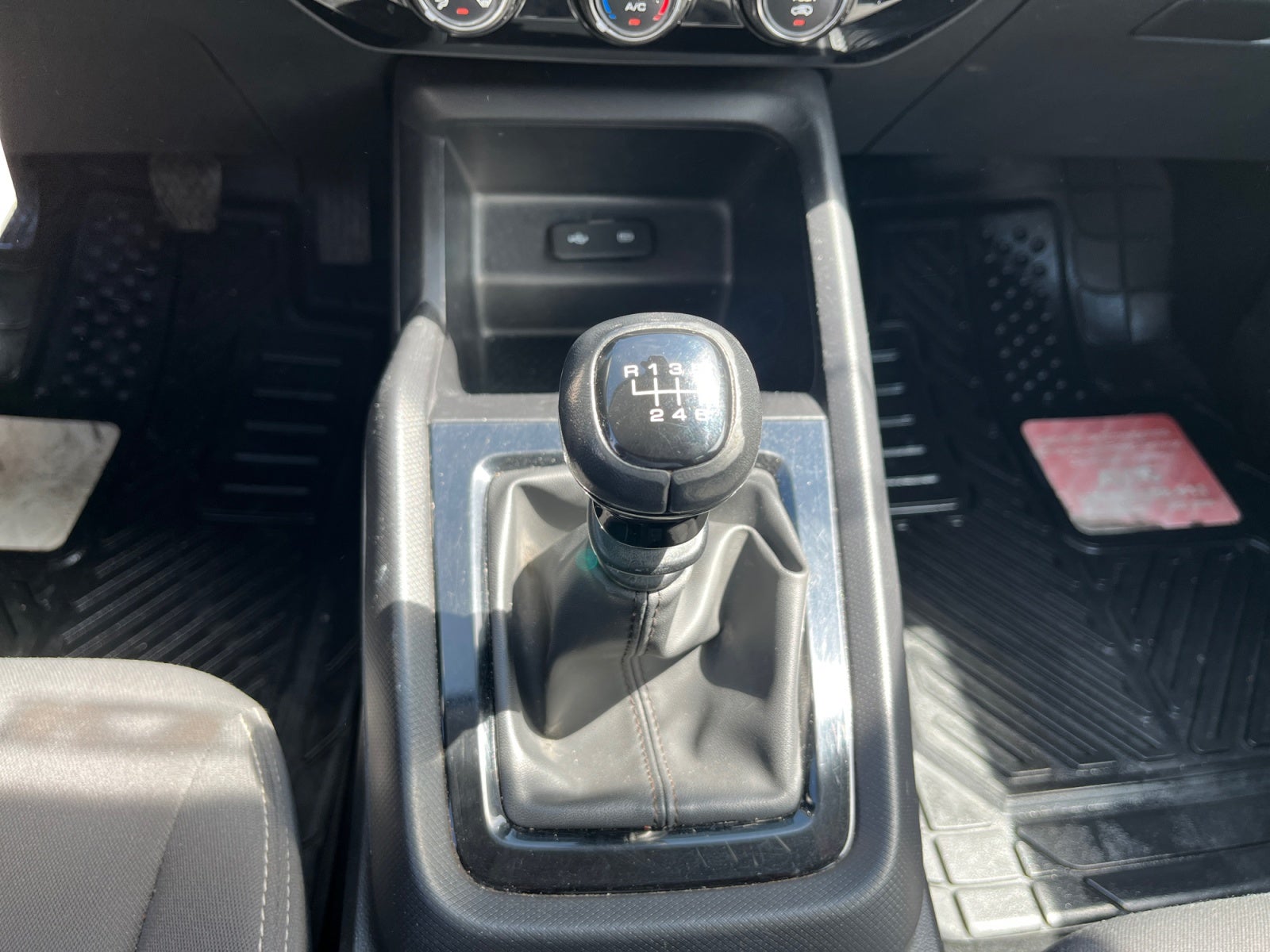 2024 Chevrolet AVEO LT MANUAL