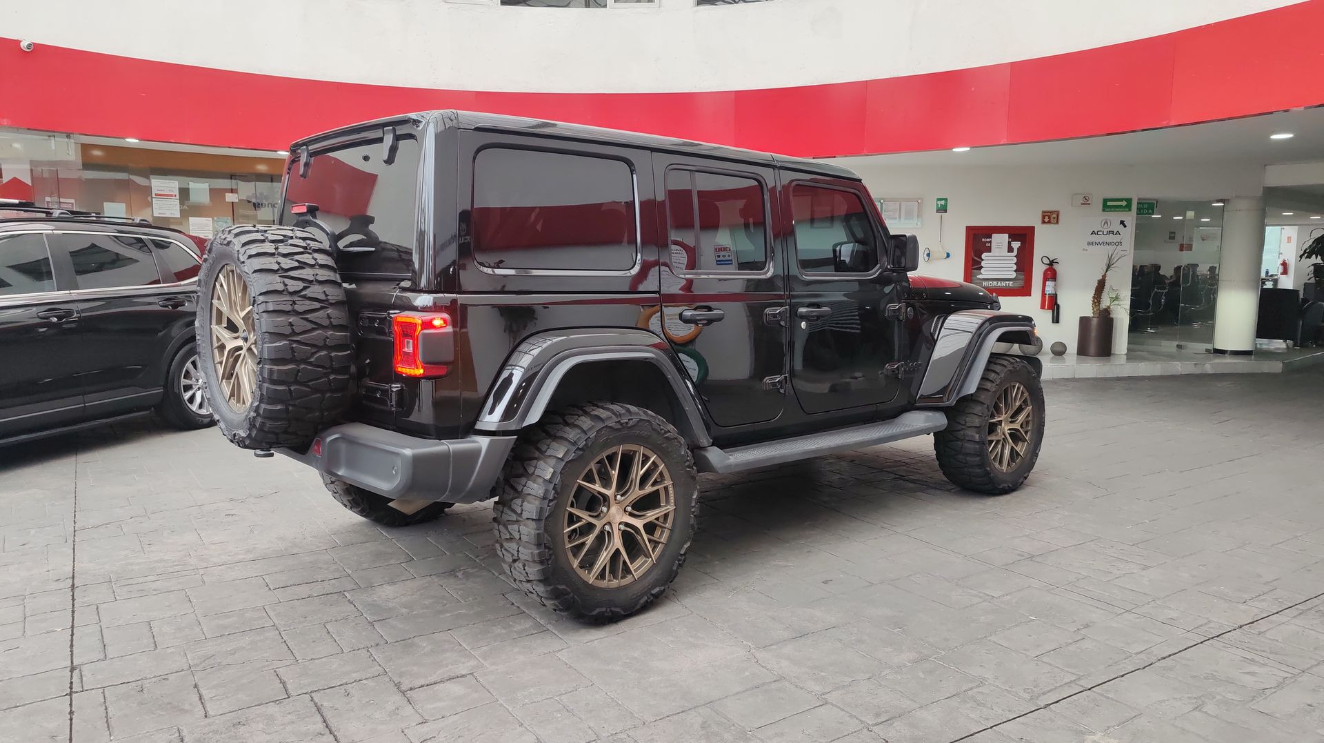2025 Jeep WRANGLER UNLIMITED SAHARA PHEV TURBO 4XE