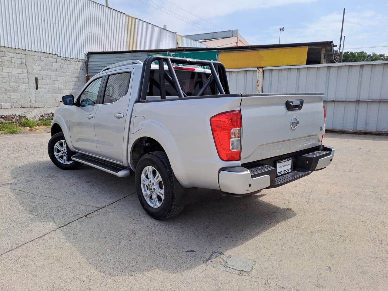 2022 Nissan FRONTIER LE TA 22