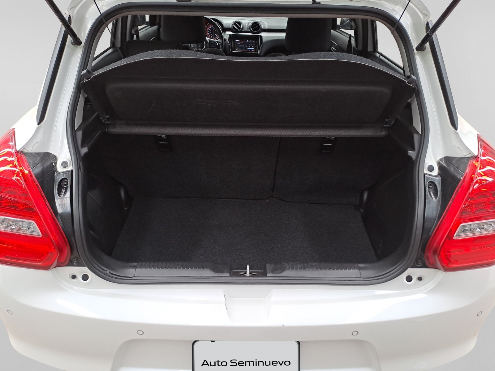 2022 SUZUKI SWIFT GLX 5MT