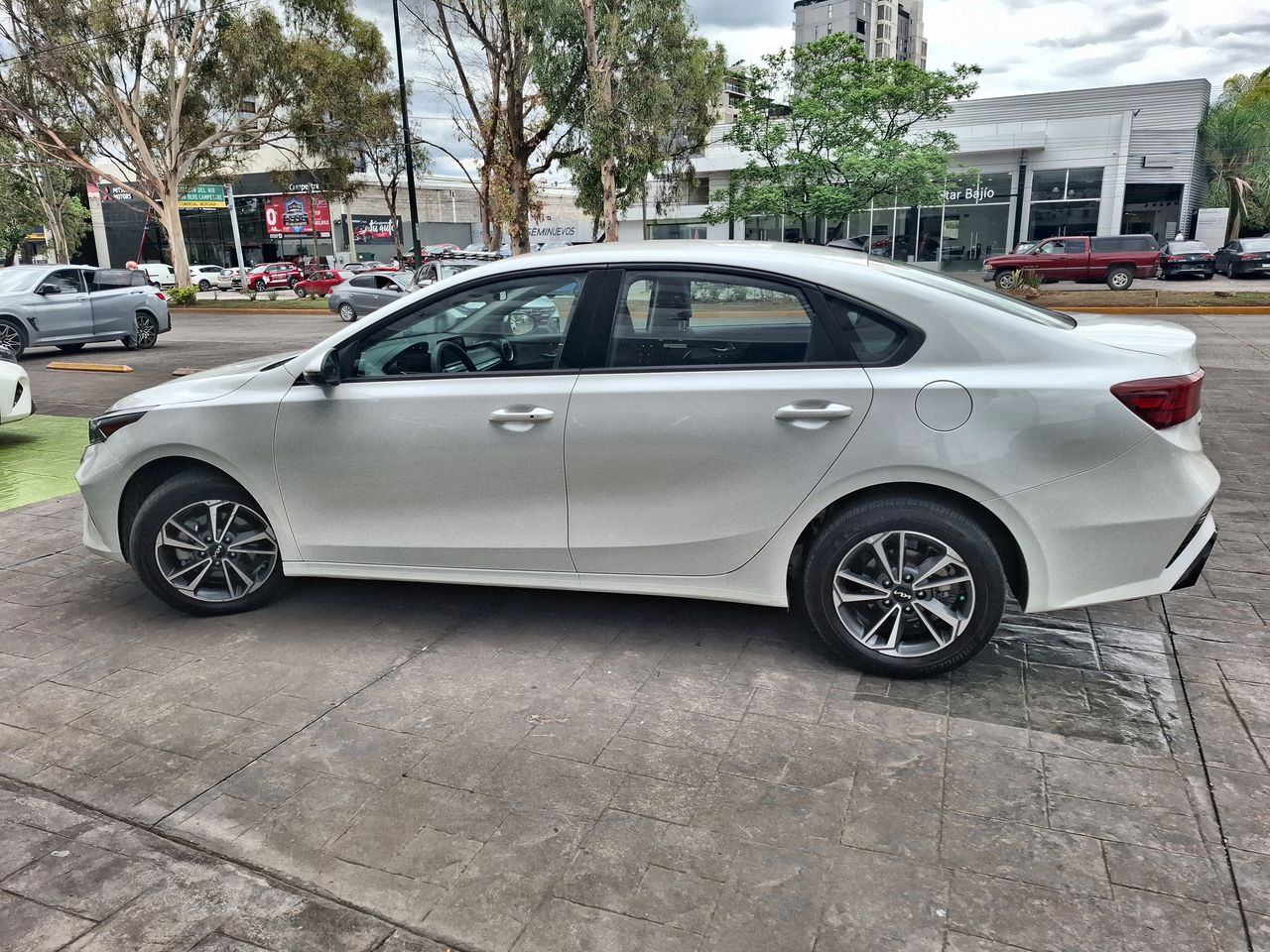 2023 Kia FORTE LX IVT