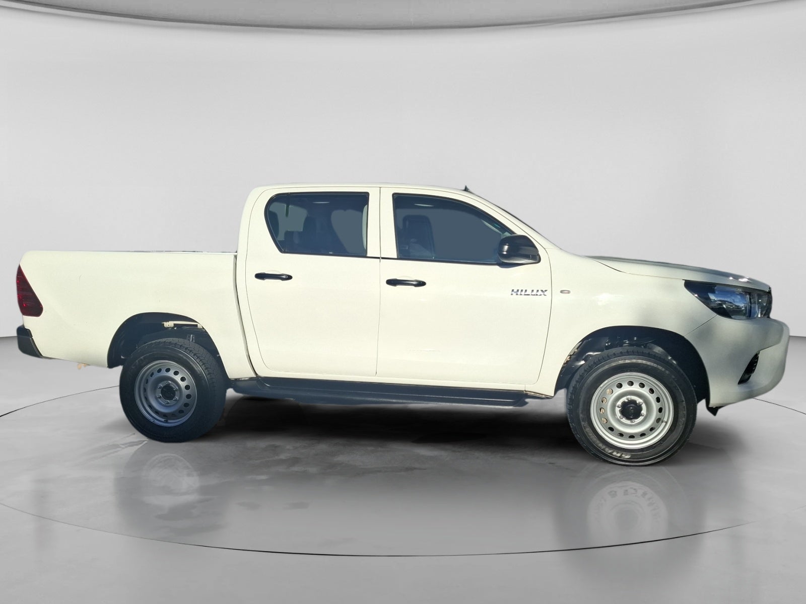 2023 Toyota HILUX D-CAB BASE