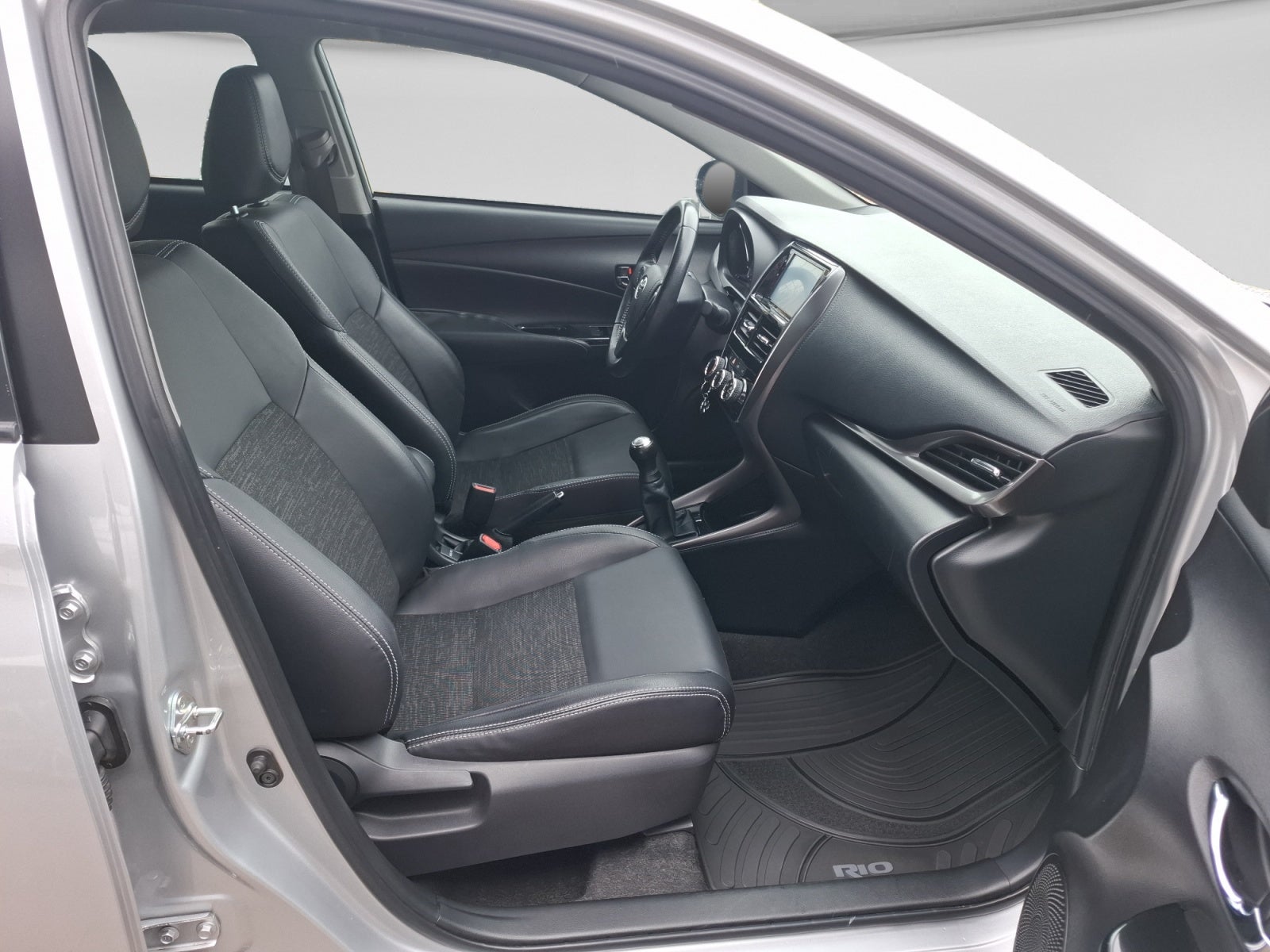 2021 Toyota YARIS S MT